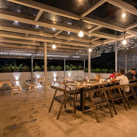 Gentz Residency & Restaurant Hotel Colombo Exterior photo