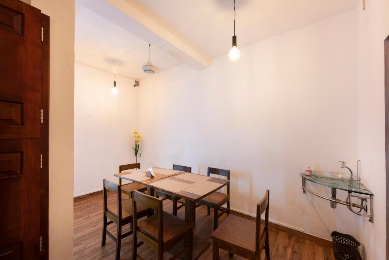 Gentz Residency & Restaurant Hotel Colombo Exterior photo